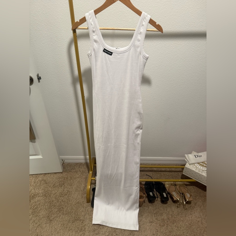 White Sleeveless Maxi Dress